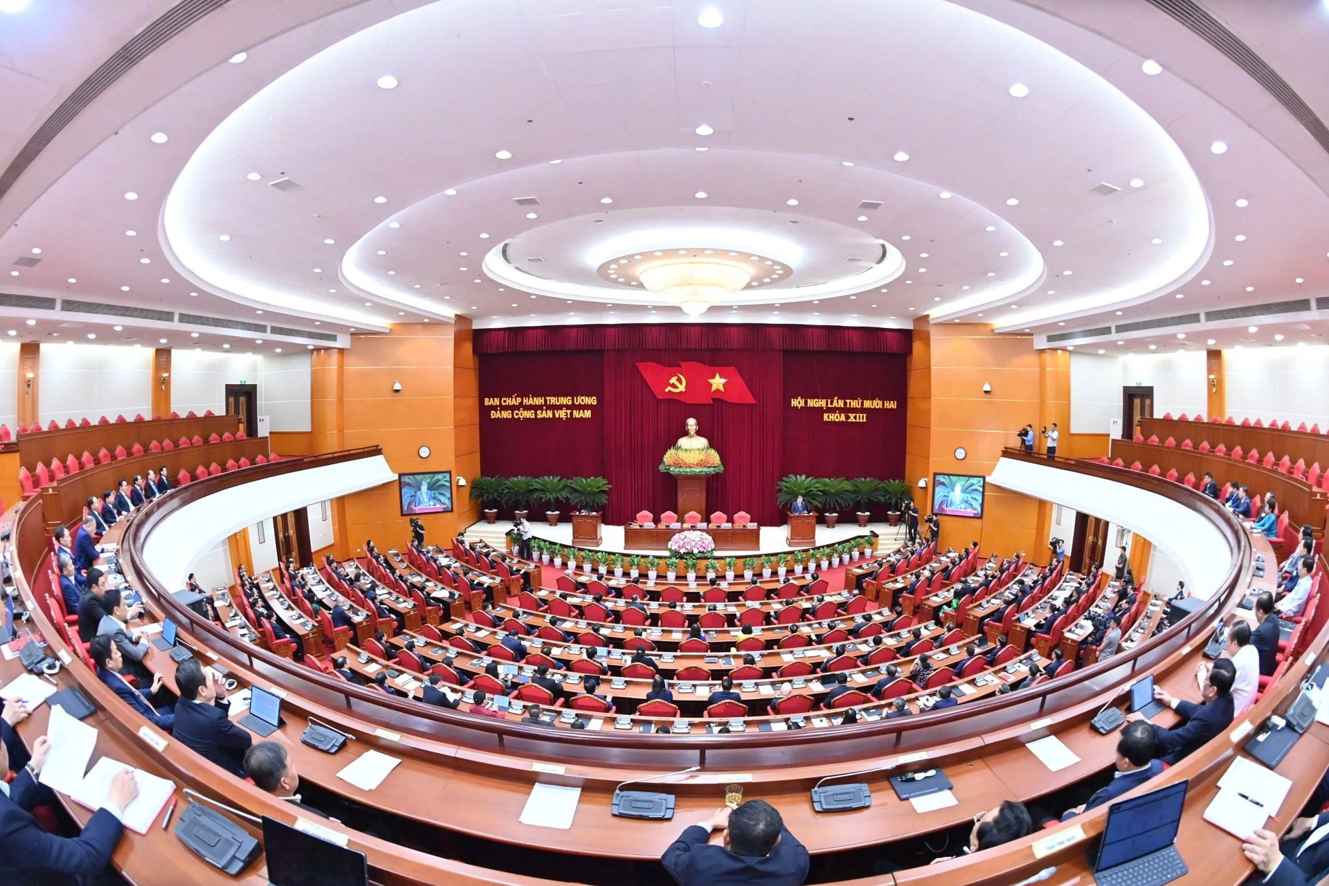 Thể chế kiến tạo: Nền tảng mới cho phát triển