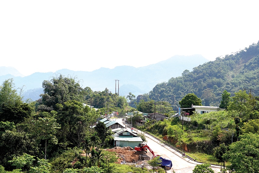 Hạ tầng xã Nam Trà My từng bước được đầu tư, hoàn thiện. Ảnh: HỒ QUÂN