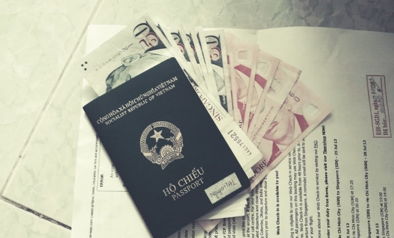 Người nước ngoài cần visa và giấy tờ cư trú hợp pháp