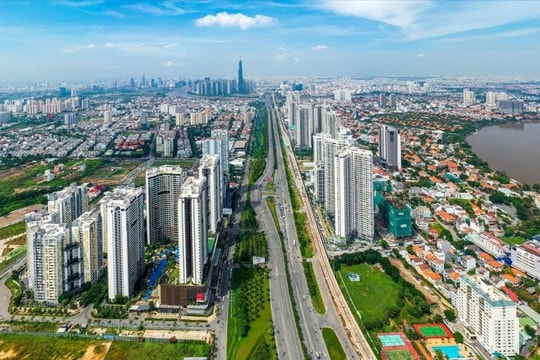 Không muốn thả nổi hoàn toàn theo thị trường, các chuyên gia và doanh nghiệp kiến nghị Nhà nước phải quyết định giá đất