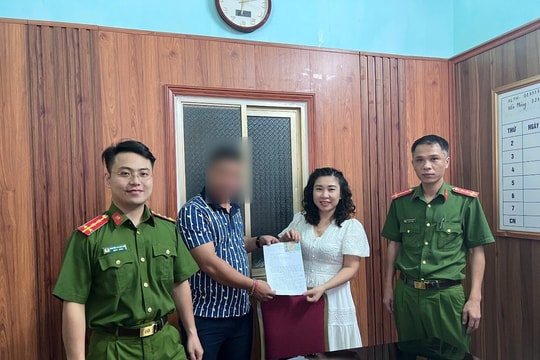 Sau khi chuyển khoản thành công hơn 1 tỷ đồng, người đàn ông Hà Nội vội đến công an phường trình báo luôn   