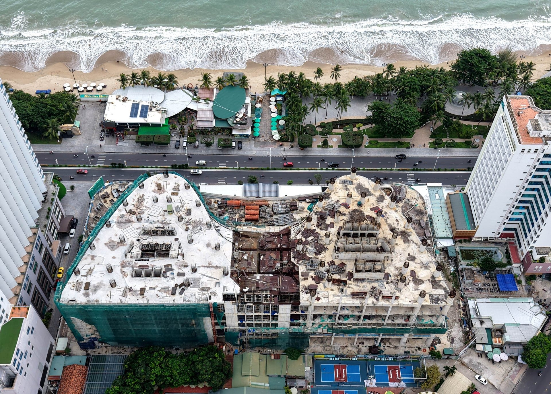 Thanh tra Chính phủ vào cuộc dự án tòa nhà 40 tầng nghìn tỷ bỏ hoang trên ‘đất vàng’ ven biển- Ảnh 1. Thanh tra Chính phủ vào cuộc dự án tòa nhà 40 tầng nghìn tỷ bỏ hoang trên ‘đất vàng’ ven biển- Ảnh 1.